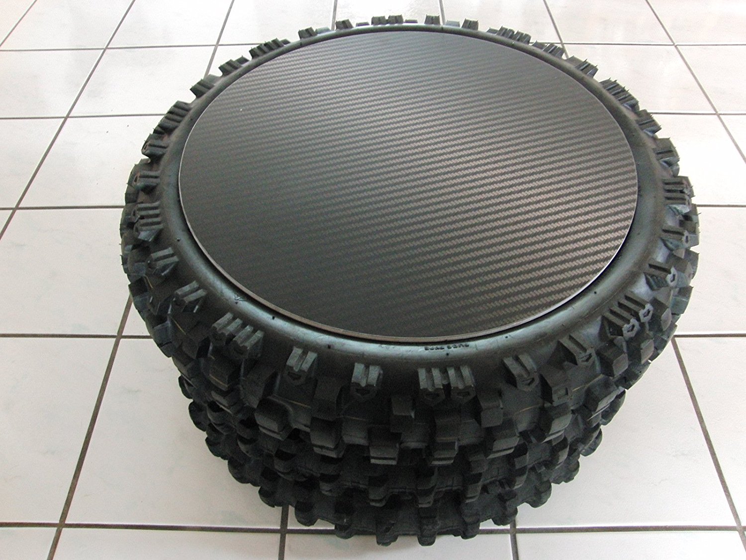 Tisch "Racing-Carbonoptik" aus MX Reifen