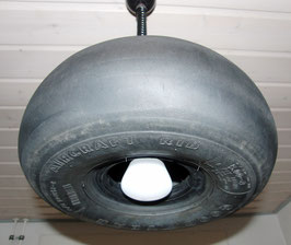 Dekorative Hängelampe aus org. Flugzeugreifen (Goodyear Aircraft...)