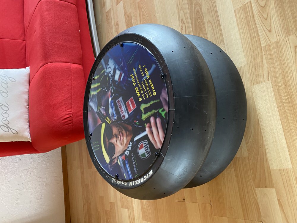 Valentino Rossi, "Art", Vorstart Beistelltisch (aus der GP, Superbike) , + Grazie Vale ,