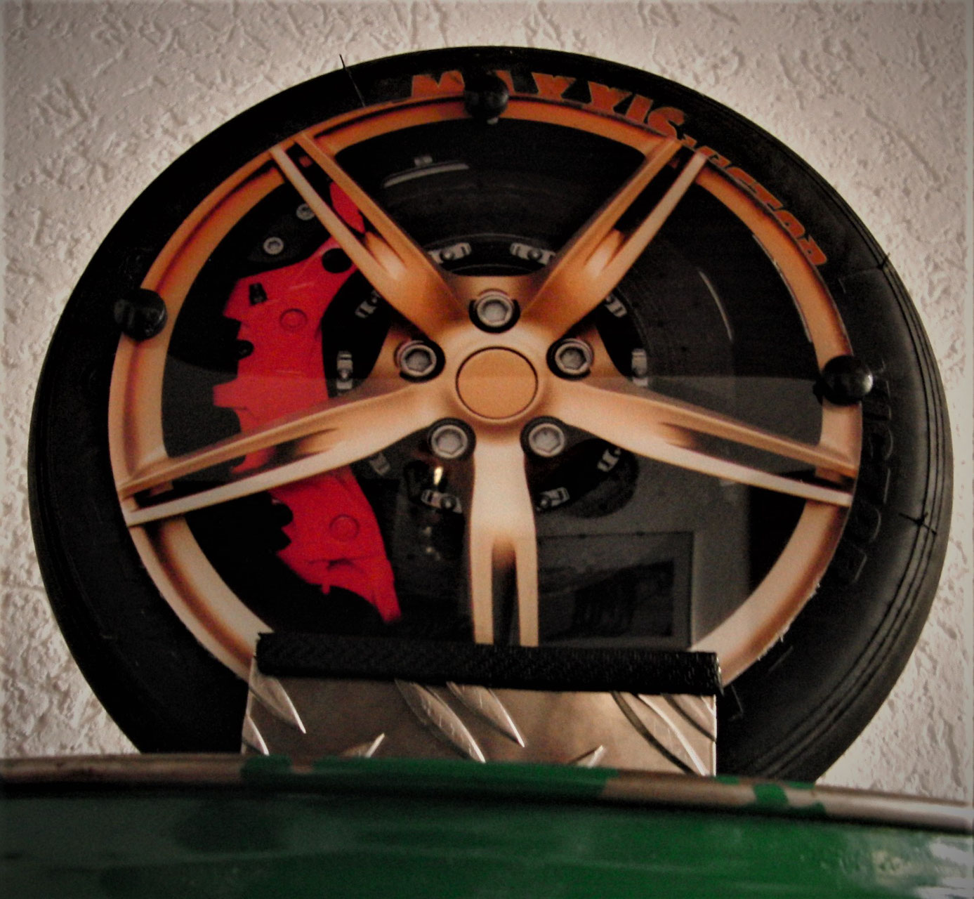 Racing Deko Formel 1 DTM Motiv Felge mit Carbonbremse aus "Mini-Slick"